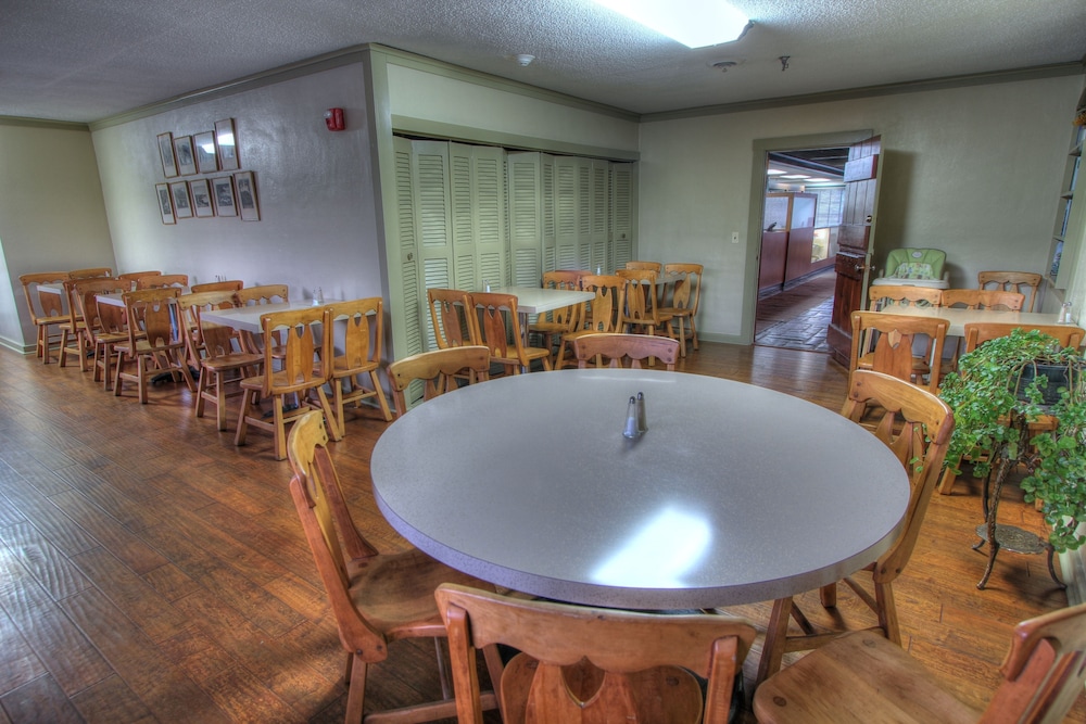 The Historic Gatlinburg Inn - photo 38