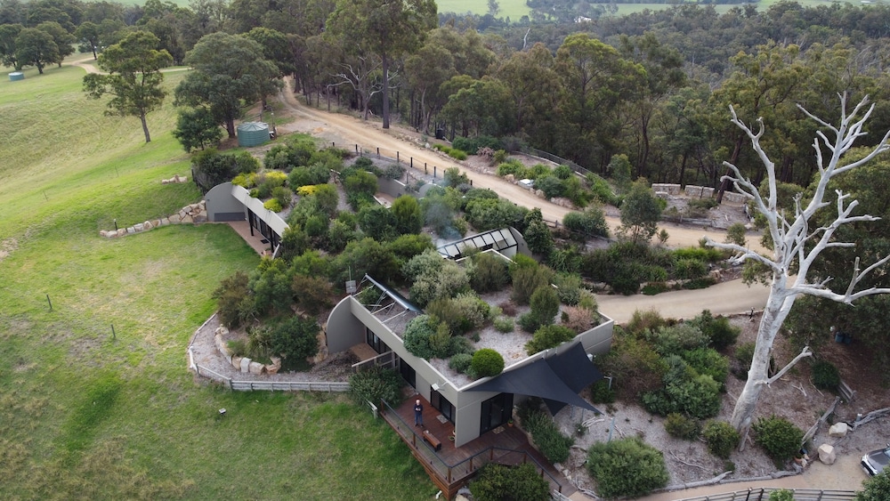 Down to Earth Farm Retreat — Bairnsdale — photo 2