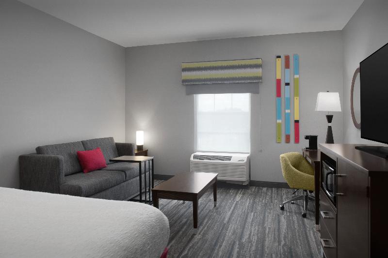 Hampton Inn Statesboro - photo 54