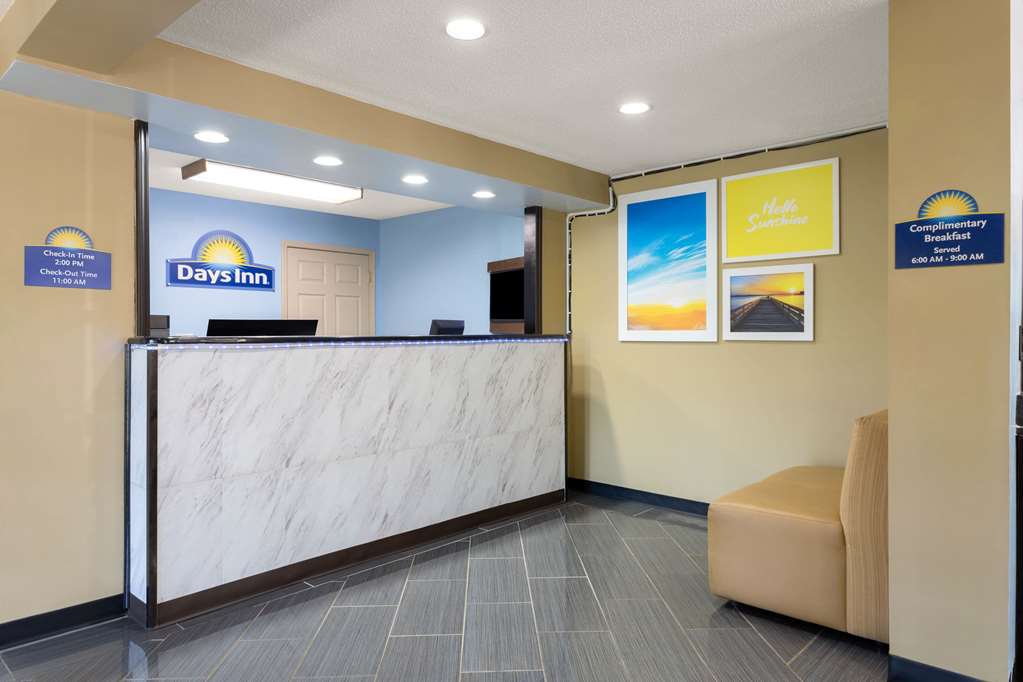 Days Inn by Wyndham Greensboro Airport - photo 4