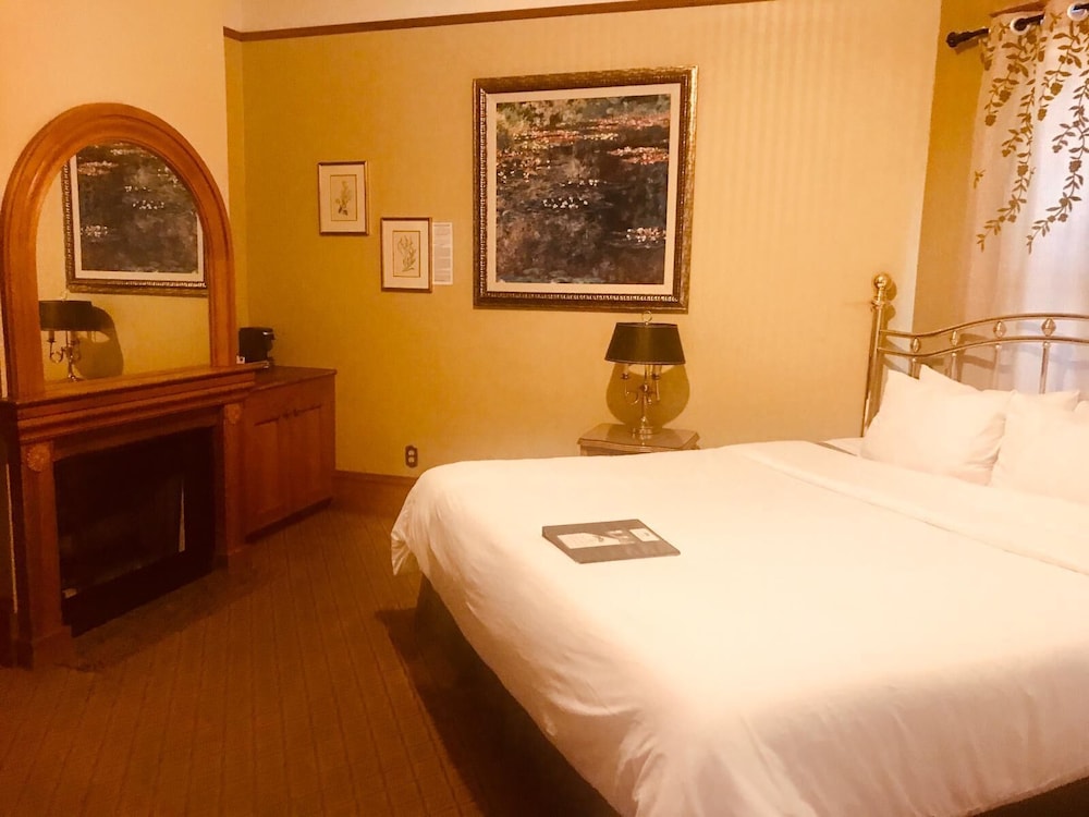 Pacific Grove Inn - photo 51