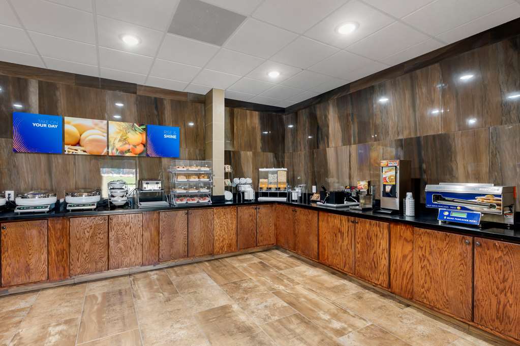 Comfort Suites West Monroe near Ike Hamilton Expo Center - photo 31