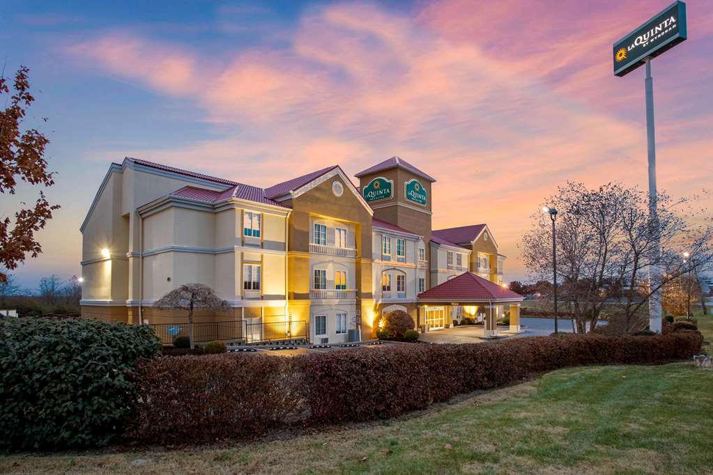 La Quinta Inn & Suites by Wyndham Lexington South Hamburg - photo 2