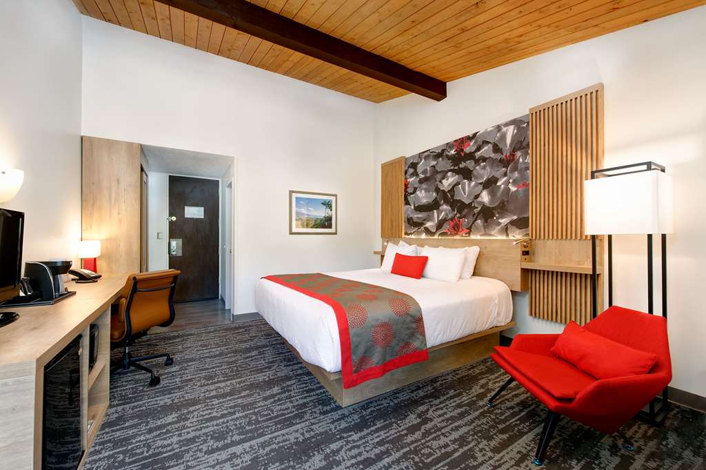 Ramada by Wyndham Santa Barbara - photo 17