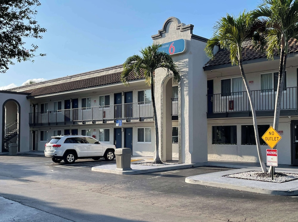 Motel6 Riviera Beach FL - photo 15