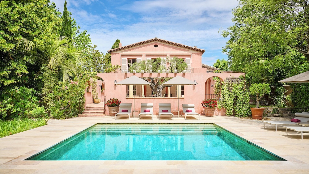 Le Pigonnet Esprit de France — 5-Star Luxury Hotel in Aix-En-Provence, France