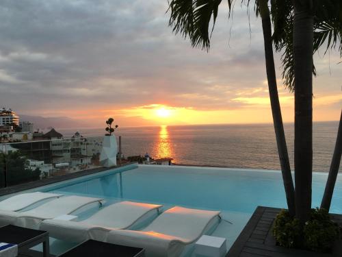 DTerrace Luxe 2bd 2ba Romantic Zone Los Muertos Beach and Pier — 4-Star Luxury Hotel in Puerto Vallarta, Mexico