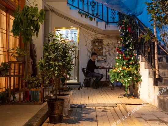 Courtyard in Wuhan, People's Republic of China