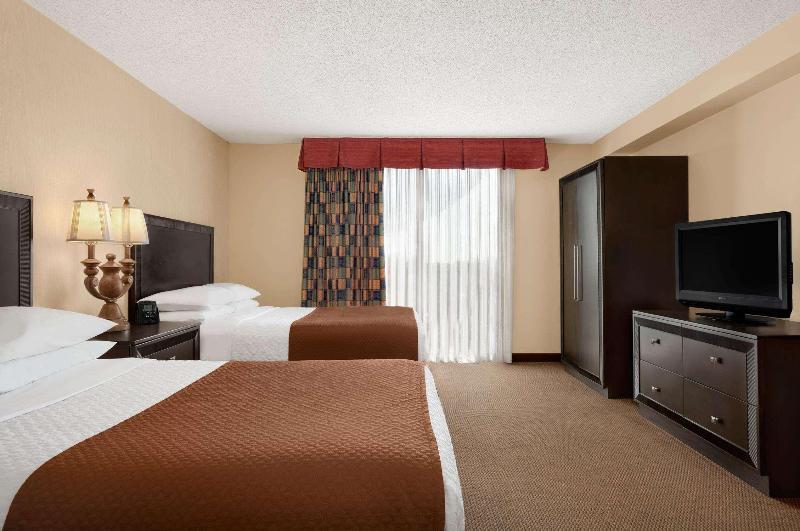 Embassy Suites by Hilton Kansas City Plaza - photo 37