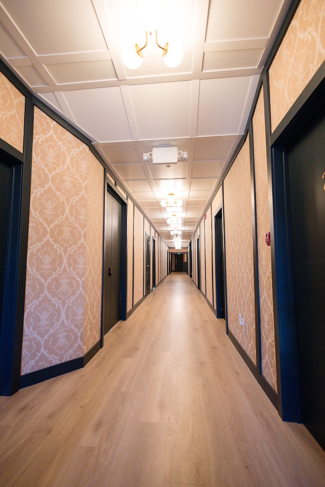 Speakeasy Suites - photo 2