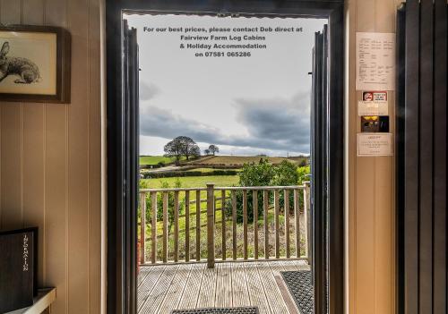 Little John's Petite Cosy Cabin — 4-Star Luxury Hotel in Nottingham, United Kingdom