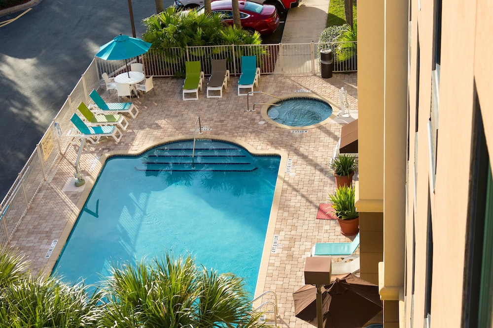 Hampton Inn Suites Jacksonville Airport - photo 42