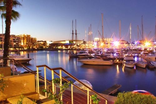 Luxurious Apartment in central Waterfront