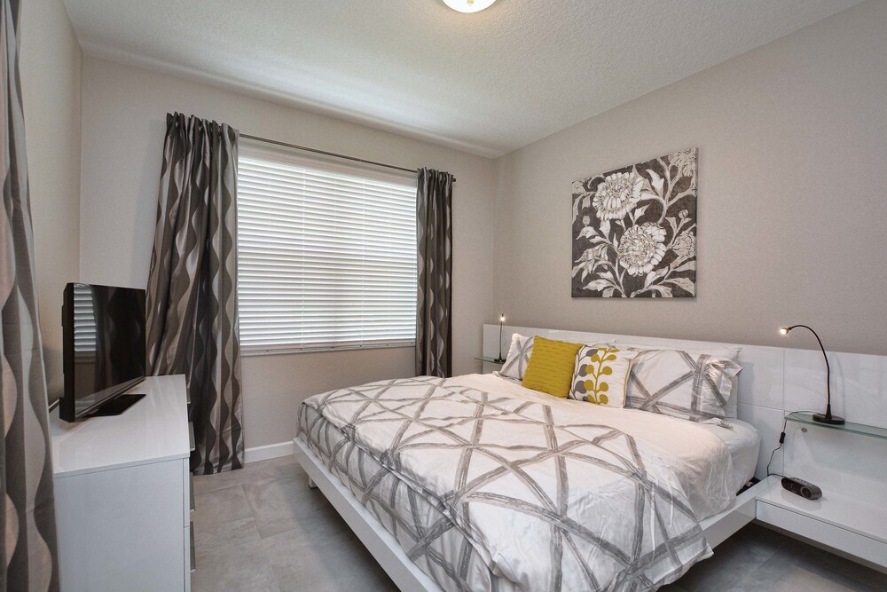 Ohana at Paradise Palms: Resort Townhome W Pool 5 Bedroom Townhouse - photo 42