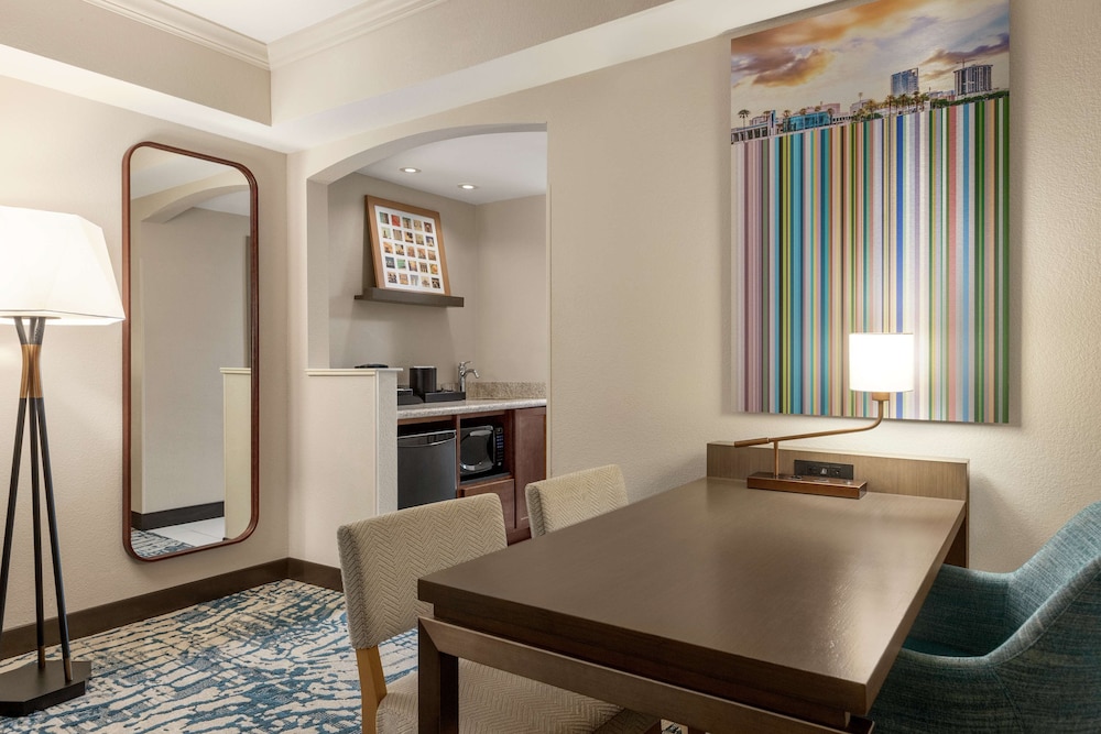 Embassy Suites by Hilton Tampa Downtown Convention Center - photo 10