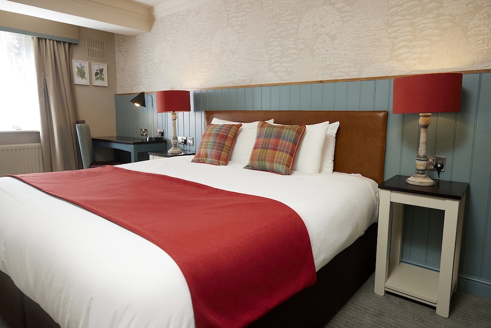 Feathers by Chef & Brewer Collection — hotel in Hertford