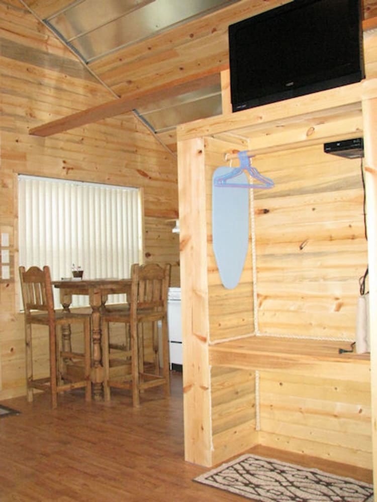 Walnut Canyon Cabins - photo 3