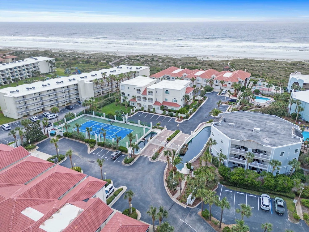 Ocean Hibiscus Retreat For 8 — 4-Star Luxury Hotel in Saint Augustine, United States