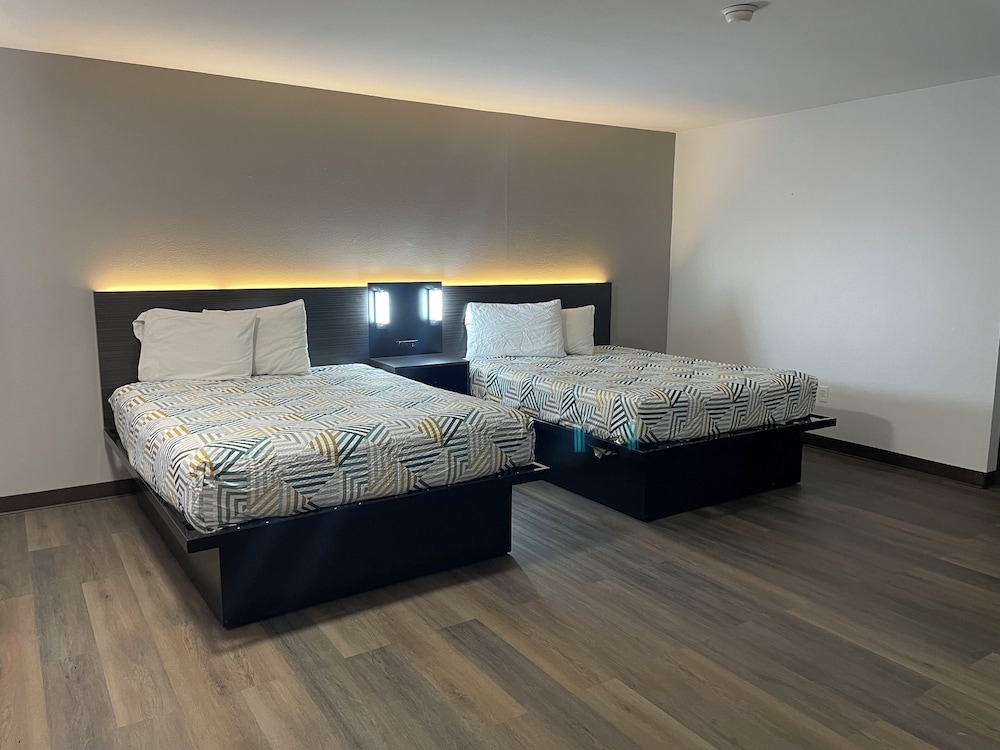 Motel 6 Artesia NM - photo 13