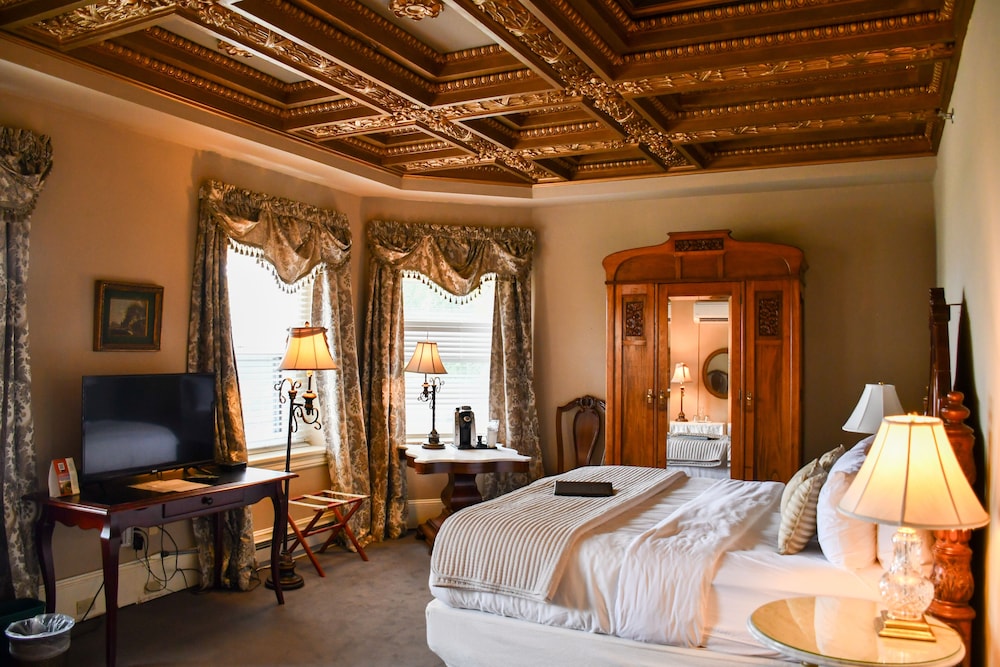 The Sayre Mansion Inn - photo 23