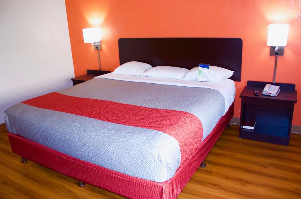 Motel 6 New Stanton PA - photo 14