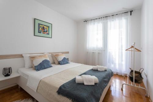 Sunny 1BDR with Balcony & Parking — 4-Star Luxury Hotel in Zagreb, Croatia