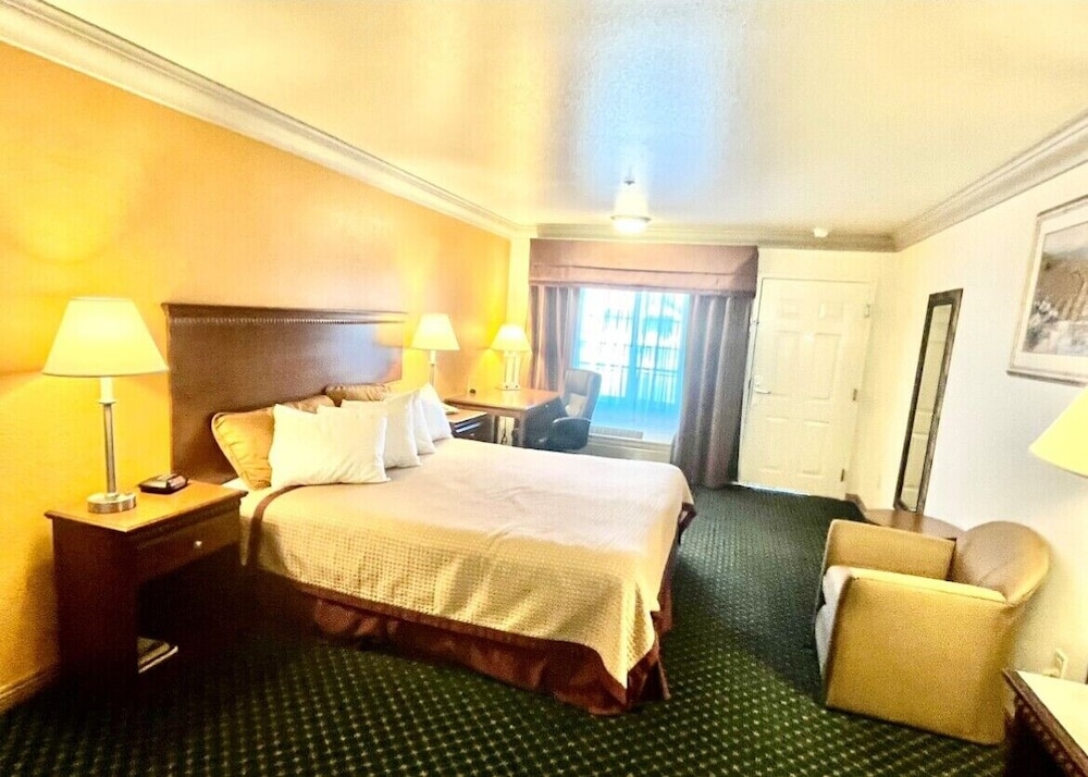 Cloverdale Wine Country Inn & Suites - photo 21