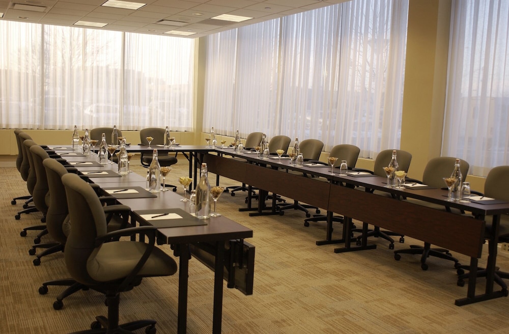 DoubleTree by Hilton Chicago North Shore Conference Center - photo 42