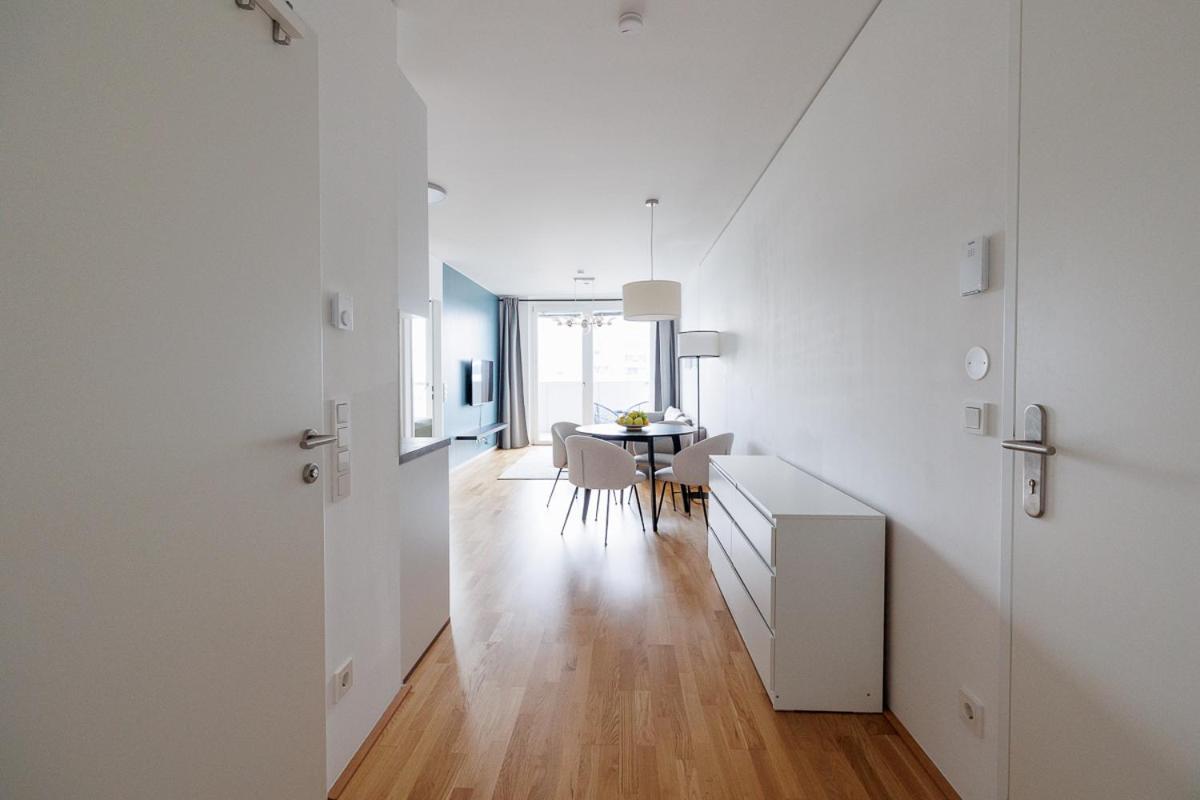 Lovely Apartment in Marina Tower 10min to City Center in Vienna, Austria