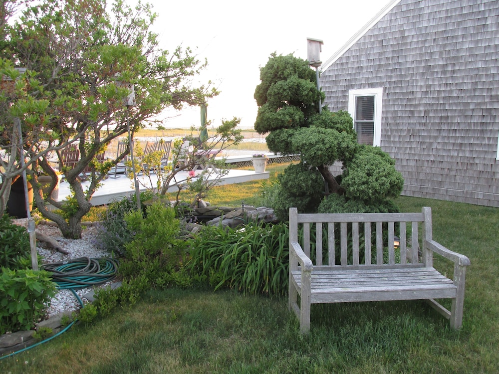 East Harbour Motel and Cottages - photo 50