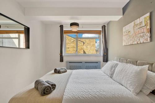 Lovely 3 Bed Clapham Common — 4-Star Luxury Hotel in London, United Kingdom