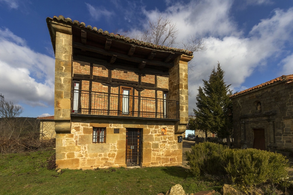 Casa Roja 10941432 — Aguilar De Campoo