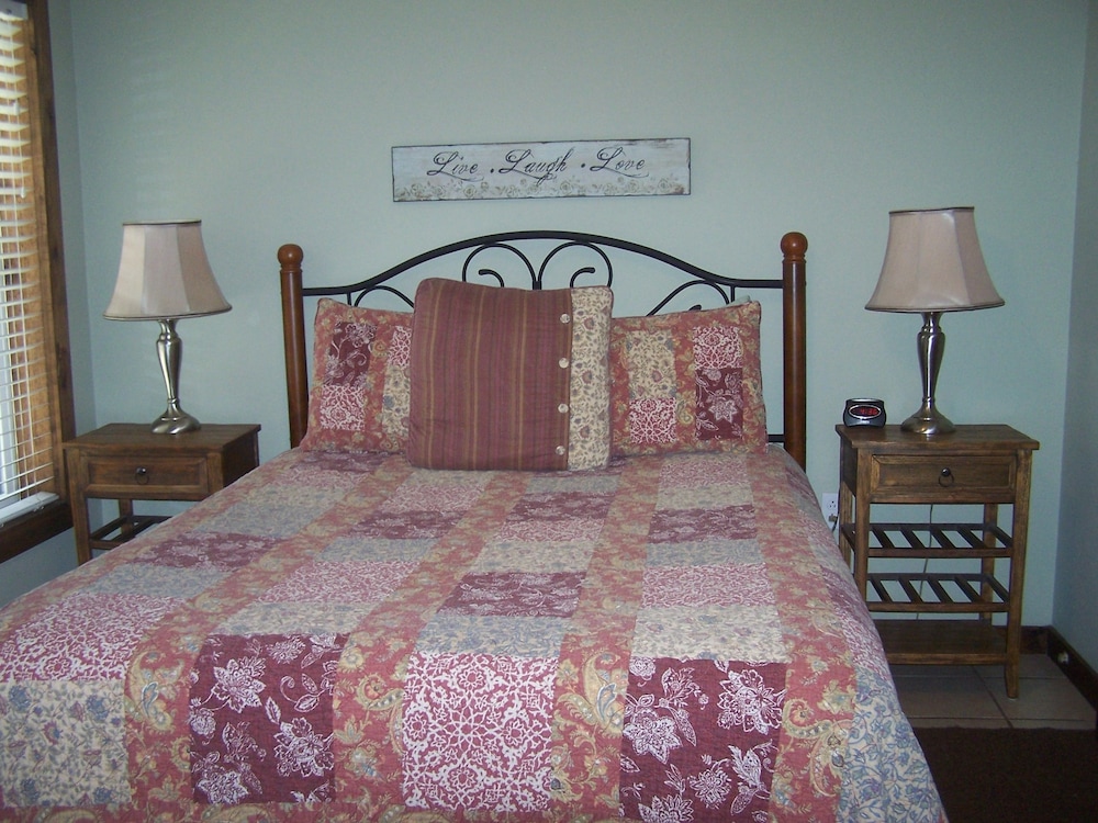 Blanco County Inn - photo 2