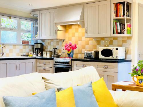 Amber Lodge Hickstead B — 4-Star Luxury Hotel in Haywards Heath, United Kingdom