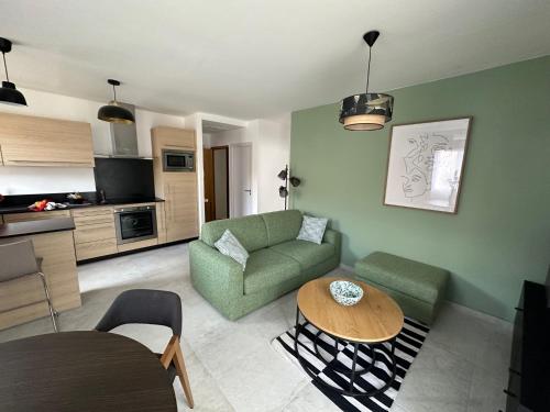 Canigou - carbon neutral hotel in Portvendres