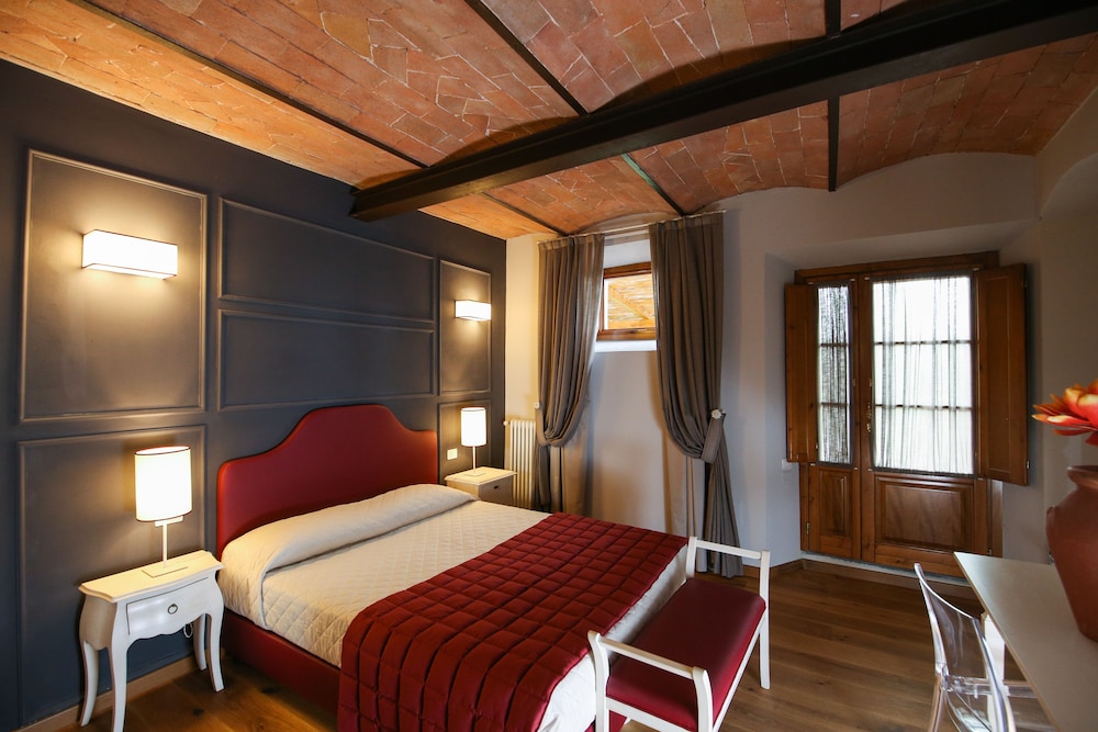 Agriturismo Casanova — 4-Star Luxury Hotel in Scandicci, Italy