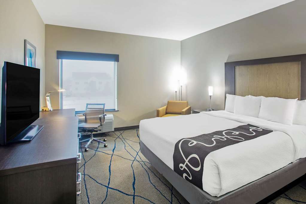 La Quinta Inn & Suites by Wyndham Ponca City - photo 14