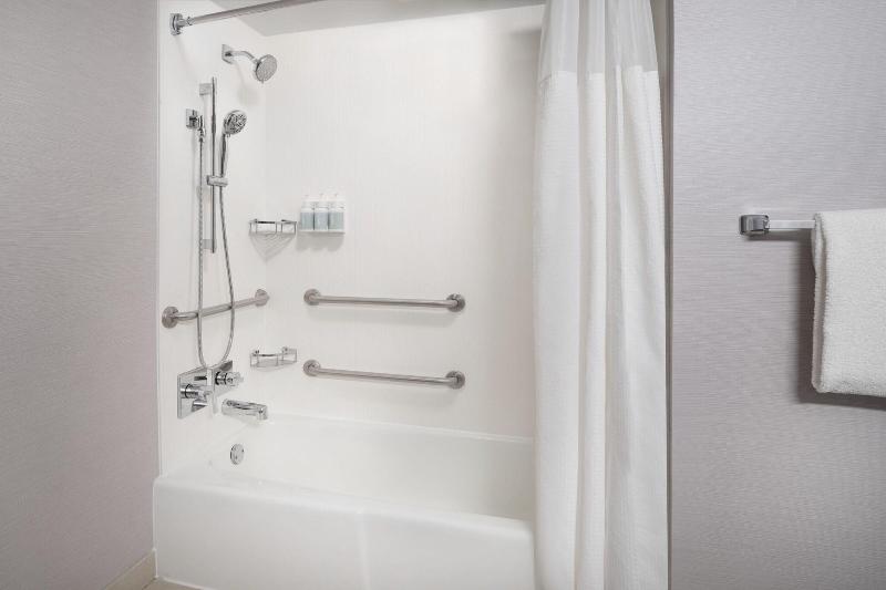 Courtyard by Marriott San Mateo Foster City - photo 95