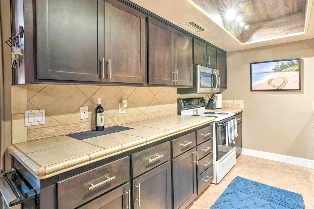 Peoria Oasis with Resort Amenities 2 Mi To Downtown - photo 10
