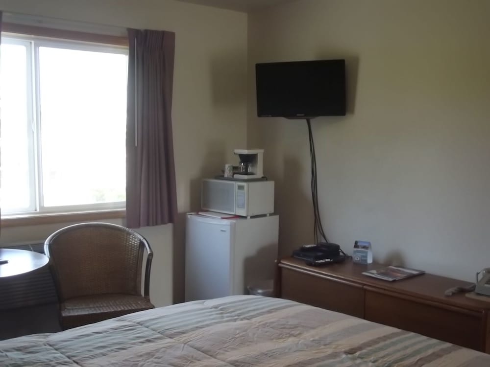 Hillcrest Inn - photo 4