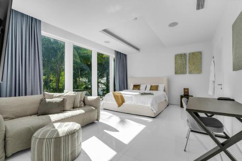 Villa Loggia Oasis Luxurious 6BD 7BA with Resort Style Pool - photo 63