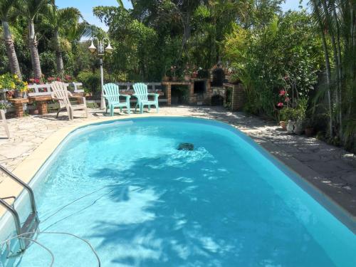 Studio charmant à Saint Joseph avec piscine partagée 40 m — 4-Star Luxury Hotel in Saint-Joseph, Réunion