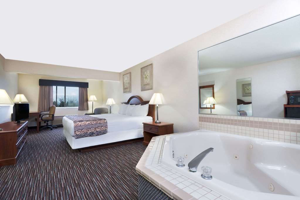 Baymont by Wyndham Columbus Rickenbacker - photo 16