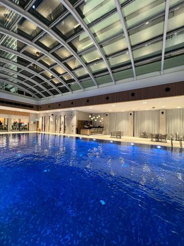 Onyx Palace DeLux