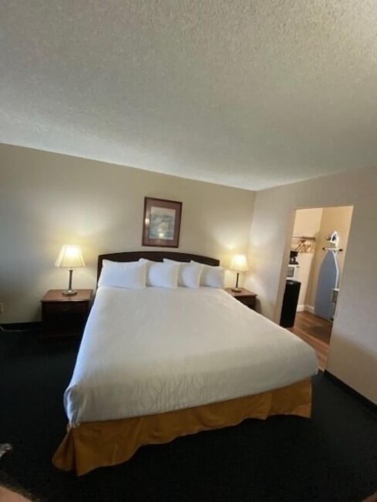 AmeriCoast Inn - carbon neutral hotel in Brookings