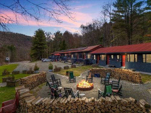 Green Acres Retreat in Hancock, United States