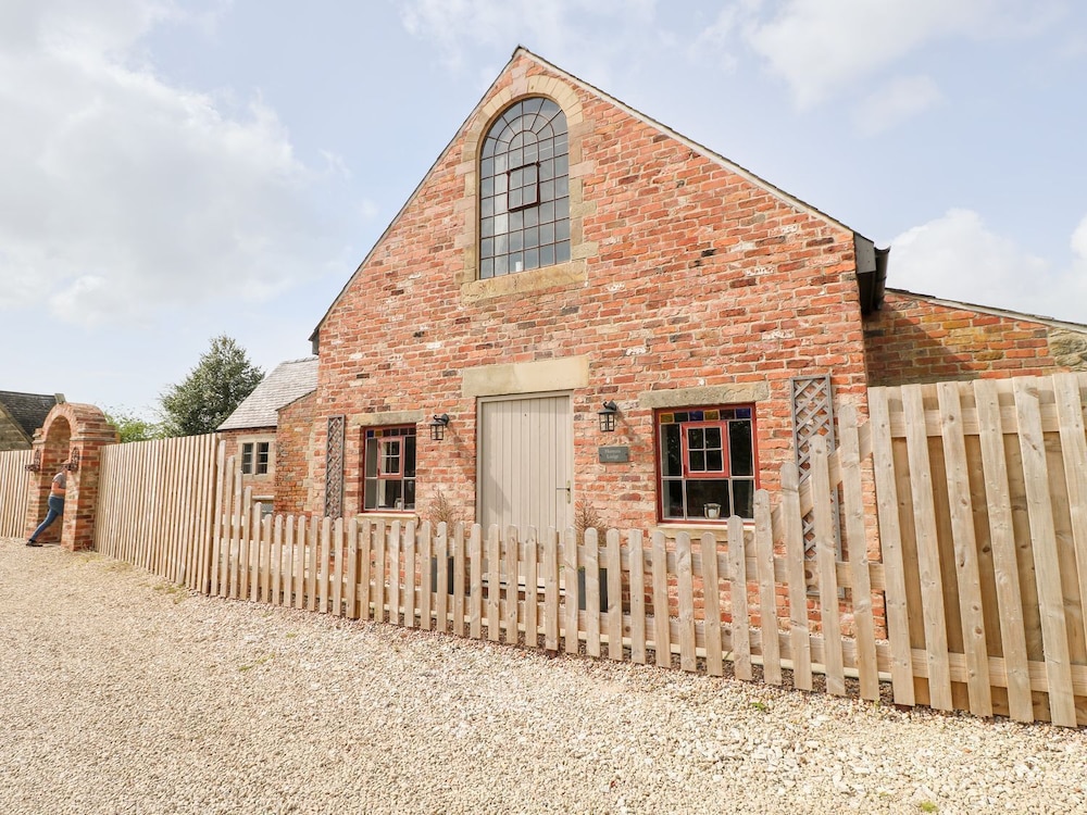Hunters Lodge at Wildersley Farm — 4-Star Luxury Hotel in Belper, United Kingdom