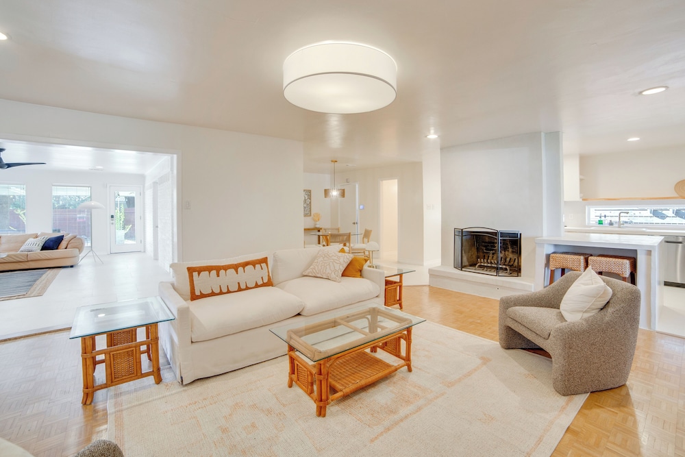 6 Mi to Northpark Center: Quiet Dallas Getaway in Dallas, United States