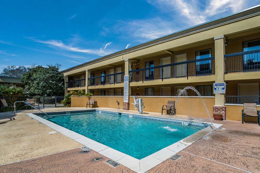 Quality Inn & Suites Conference Center Statesboro Historic District - photo 22