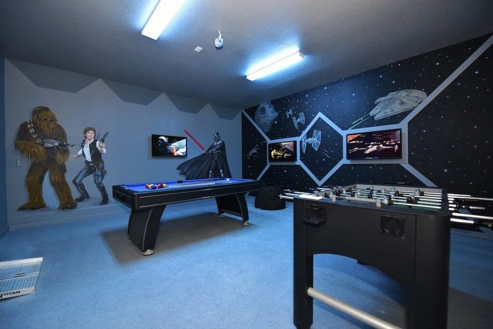 Star Wars Themed Game Room & More Watersong394OC — 4-Star Luxury Hotel in Davenport, United States